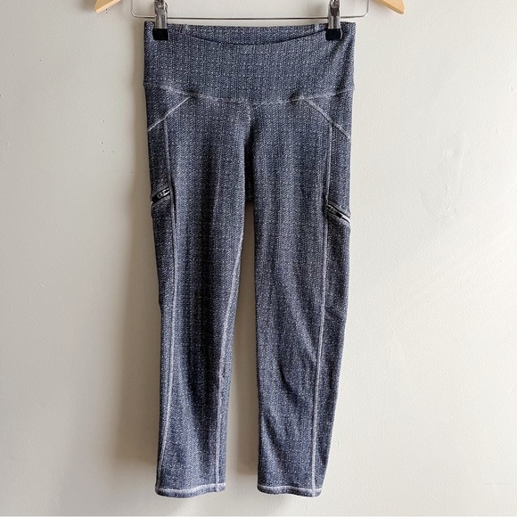 Athleta Static Drifter Capri Leggings‎ With Pockets in Gray, Size XS - Picture 2 of 10